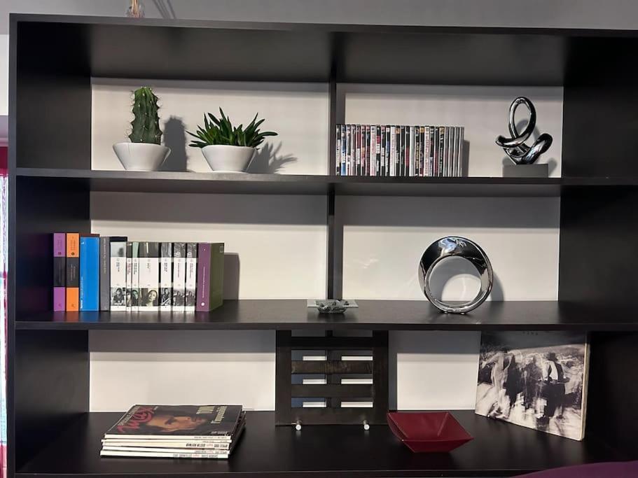 Elegante Appartamento Privato In Palazzo Storico Del XVIII - Pieno Centro Nicosia Bagian luar foto