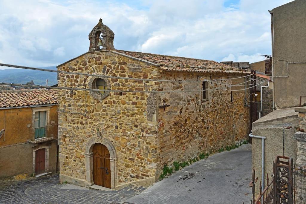 Elegante Appartamento Privato In Palazzo Storico Del XVIII - Pieno Centro Nicosia Bagian luar foto
