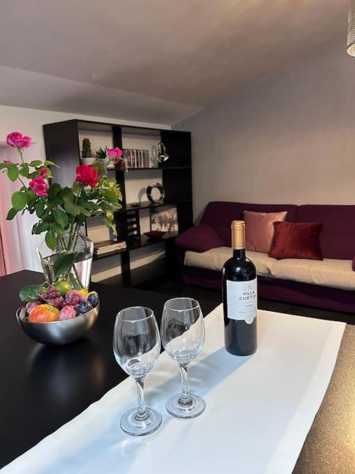 Elegante Appartamento Privato In Palazzo Storico Del XVIII - Pieno Centro Nicosia Bagian luar foto