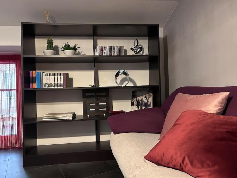 Elegante Appartamento Privato In Palazzo Storico Del XVIII - Pieno Centro Nicosia Bagian luar foto