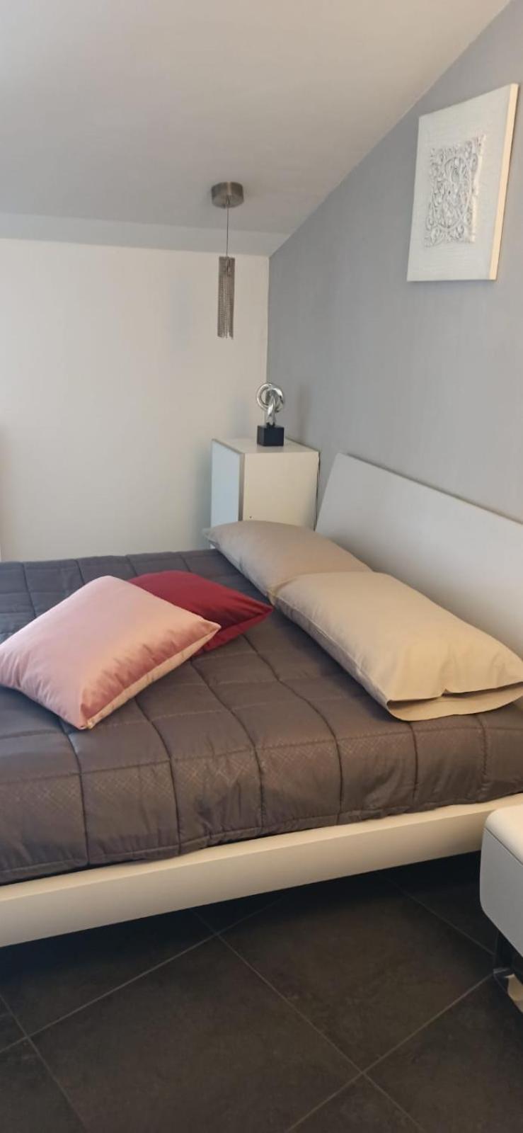 Elegante Appartamento Privato In Palazzo Storico Del XVIII - Pieno Centro Nicosia Bagian luar foto